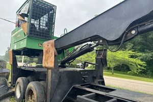 John Deere 437C  Log Loader